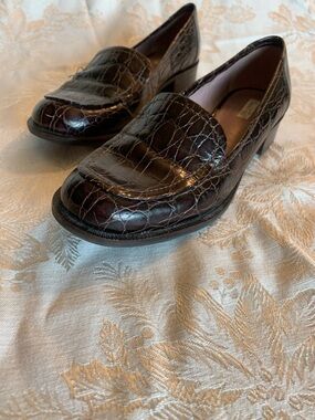 Women's Croc-Embossed Loafers in Dark Brown
